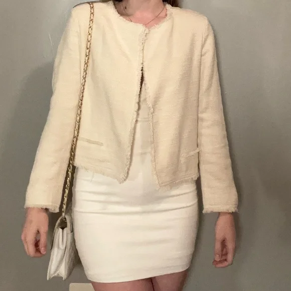 Club Monaco Ivory Blazer with fringe. - Picture 4 of 9